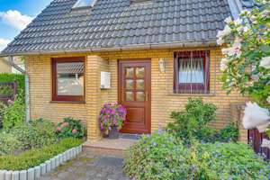 Ihr gepflegtes Wohlfühlzuhause in Tarup – REH mit ca. 113 m² Wfl., Garten und Garage! – Die vollständige Adresse der Immobilie erhältst du vom Anbieter., 24943 Tarup, Flensburg – Vorschaubild 2