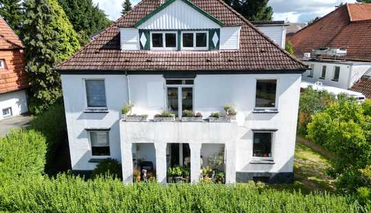 Bild von Mehrfamilienhaus - mitten in Flottbek - mit vielen Gestaltungsmöglichkeiten!