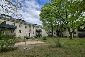 Helle, moderne Dachgeschosswohnung mit Süd-Terrasse – Südostallee 142, 12487 Johannisthal, Berlin – Vorschaubild 1