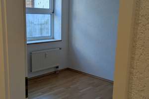 Schöne helle 2,5-Zimmer-Wohnung mit Balkon, Einbauküche und Hobbyraum – Schillerstraße 10, 91074 Herzogenaurach – Vorschaubild 9