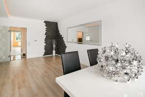 Urbanes Wohnen in Bestlage: Renovierte Eigentumswohnung mit Balkon und Stellplätzen!