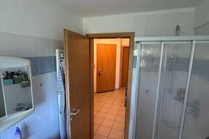 Balkonblick ins Grüne: 2-Zimmer-Wohnung im 3. Obergeschoss mit Aufzug in Bochum – Herner Straße 335-343, 44807 Riemke, Bochum – Vorschaubild 8