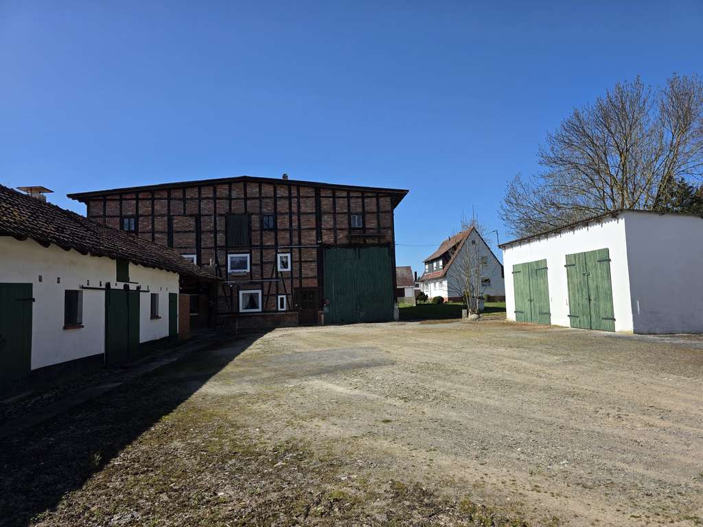 Immobilie in Uehrde - Schöner ruhiger Resthof mit 2 Wohneinheiten, Scheune und Stallungen - Bild 1
