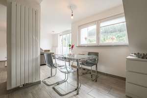 Investment gesucht? Umfassend saniertes 3-Familienhaus mit Garten, Balkonen, Garagen und Aufzug – Die vollständige Adresse der Immobilie erhältst du vom Anbieter., 53937 Schleiden – Vorschaubild 60