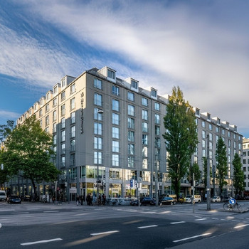 STOCK - Modern | hell | Hauptbahnhof