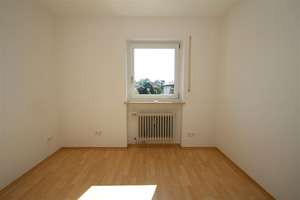 Hier haben Opa und Oma auch noch Platz: Freistehendes Einfamilienhaus für die  Familie. – Die vollständige Adresse der Immobilie erhältst du vom Anbieter., 84149 Velden – Vorschaubild 9