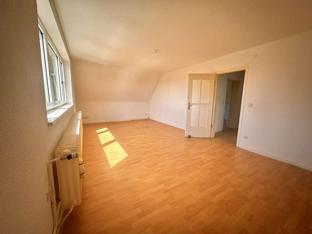 Immobilie in Salzgitter - Charmante 2-Zimmer-Dachgeschosswohnung mit Weitblick ins Grüne - Bild 0