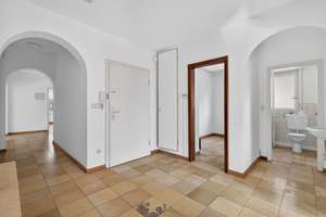 Großzügige 5-Zimmer-Wohnung mit Terrasse und Entwicklungspotenzial – Die vollständige Adresse der Immobilie erhältst du vom Anbieter., 75180 Dillweißenstein, Pforzheim – Vorschaubild 7