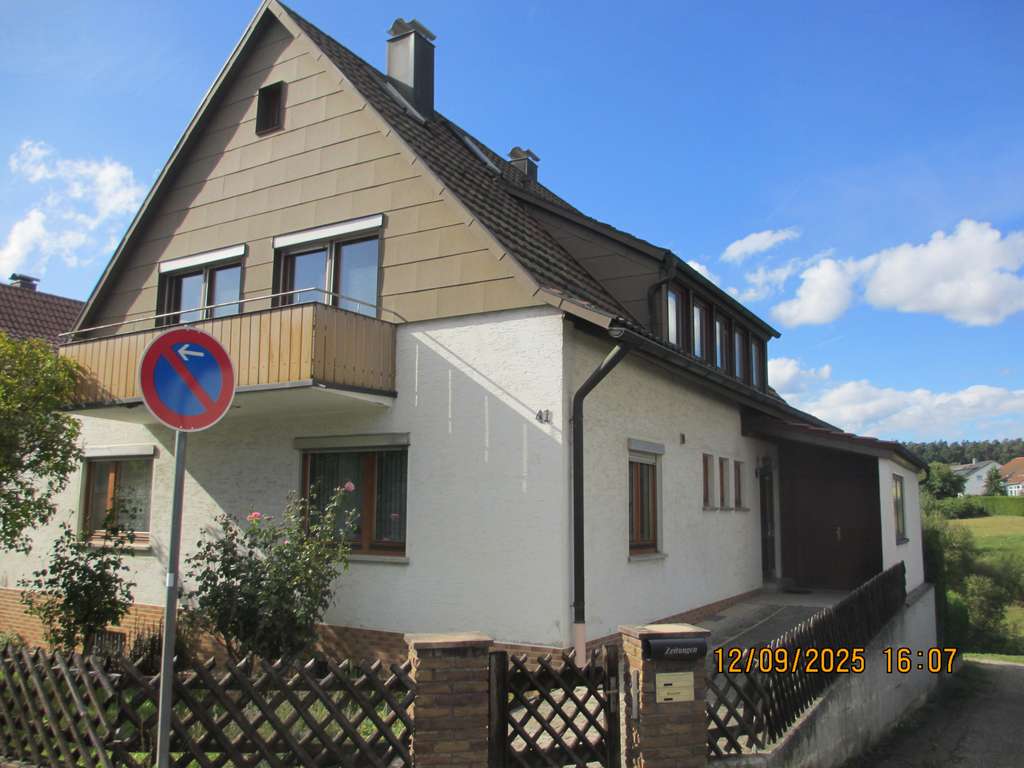 Immobilie in Steinenbronn - Geräumiges 9-Zimmer Haus in Steinenbronn mit Garten - Bild 1
