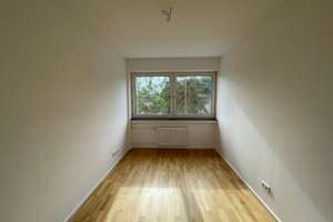 Helle 3-Zimmer-Wohnung in ruhiger Lage in Erlangen Süd – Friedrich-Bauer-Str. 14, 91058 Forschungszentrum, Erlangen – Vorschaubild 2