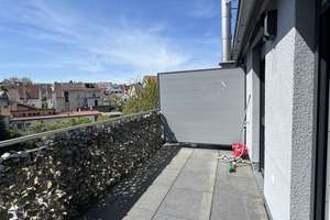 Doppelt schön: Stilvolle Maisonette mit zwei Balkonen und viel Licht