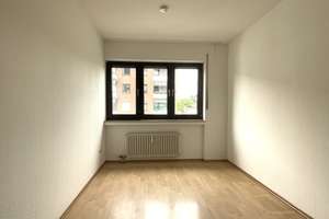 komfortables Wohnen in Hüls:  3ZKDB Loggia, Stellplatz , Hochparterre  + sehr gepflegtes Haus – Die vollständige Adresse der Immobilie erhältst du vom Anbieter., 47839 Hüls, Krefeld – Vorschaubild 8