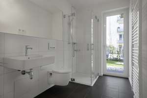 Traumhafte 3-Zimmer-Erdgeschosswohnung mit Garten und Einbauküche – Ursberger Straße 2b, 81673 Josephsburg, München – Vorschaubild 8