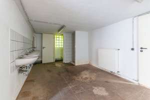 Mehrfamilienhaus mit großem Hintergebäude und Hofflächen für mehrere PKW – Die vollständige Adresse der Immobilie erhältst du vom Anbieter., 42651 Solingen-Mitte, Solingen – Vorschaubild 50