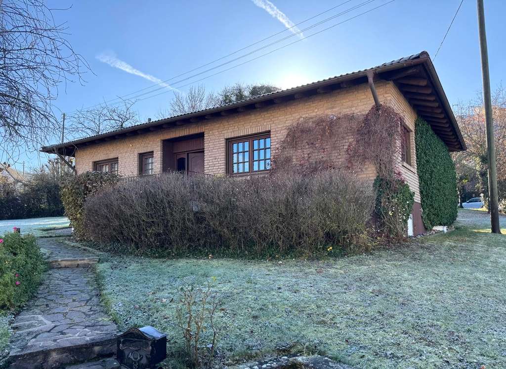 Immobilie in Sternenfels - Sternenfels: Sehr schöner Walmdachbungalow mit Klinkerfassade und herrlichem Freisitz - Bild 0