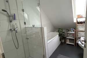 Schöne Dachgeschosswohnung in Köln-Weiden – perfekt für Haustierliebhaber – Köln – Vorschaubild 2