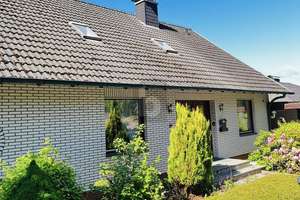 IN TOPLAGE MIT WEITBLICK – Die vollständige Adresse der Immobilie erhältst du vom Anbieter., 37586 Dassel – Vorschaubild 1