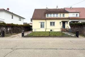 +++Großes Grundstück, zwei Wohneinheiten & viel Platz für Ihre Familie!+++ – Die vollständige Adresse der Immobilie erhältst du vom Anbieter., 75428 Illingen – Vorschaubild 2