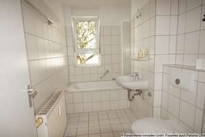gepflegte Wohnung mit Einbauküche, Garten und Stellplatz – Niels-Bohr-Weg 18, 99097 Melchendorf, Erfurt – Vorschaubild 12