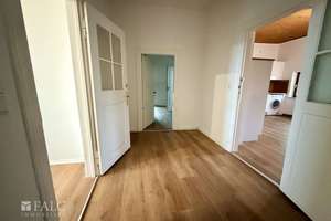 Stilvoll wohnen unterm Dach – großzügige 3-Zimmer-Wohnung in Varel – Die vollständige Adresse der Immobilie erhältst du vom Anbieter., 26316 Varel – Vorschaubild 3