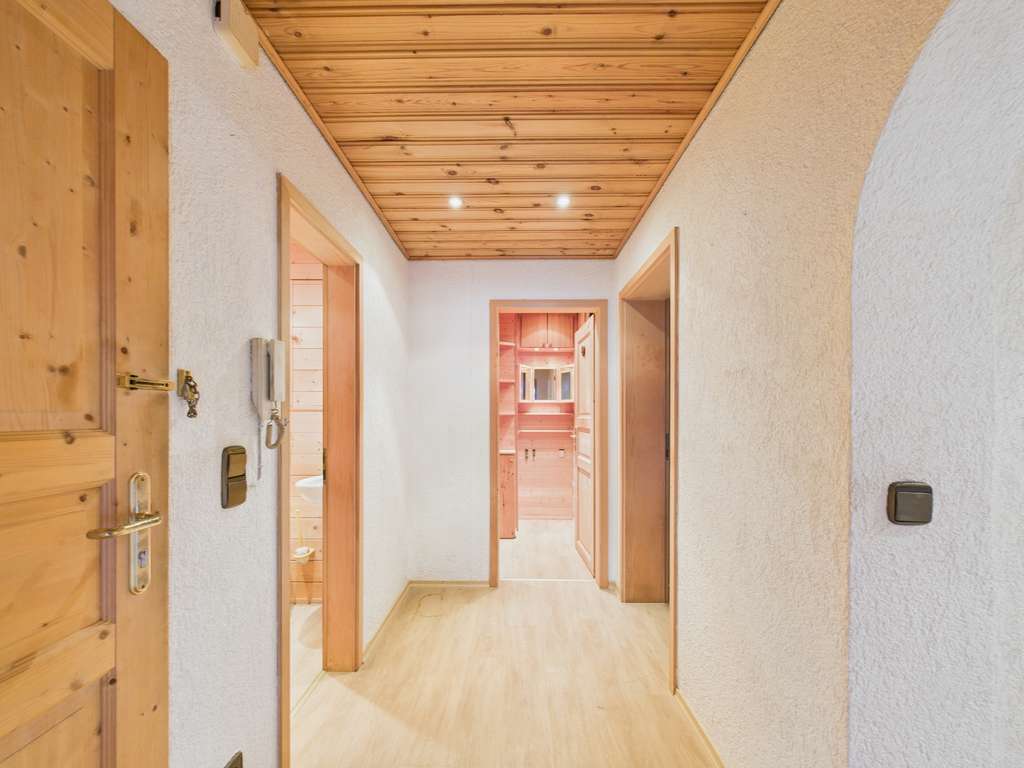 Immobilie in Metzingen - Gepflegte 3,5-Zimmer-Wohnung mit sonnigem Westbalkon & Einbauküche in ruhiger Lage von Metzingen! - Bild 4