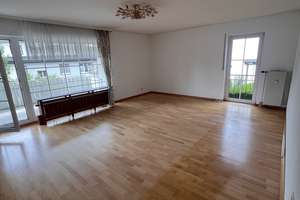 3 Zi- ETW, 93 qm Wfl., sehr ruhige Lage, großer Südbalkon, eigener Stellplatz und hochw. Einbauküche – Carl-Berg-Weg 7, 58509 Lüdenscheid – Vorschaubild 4