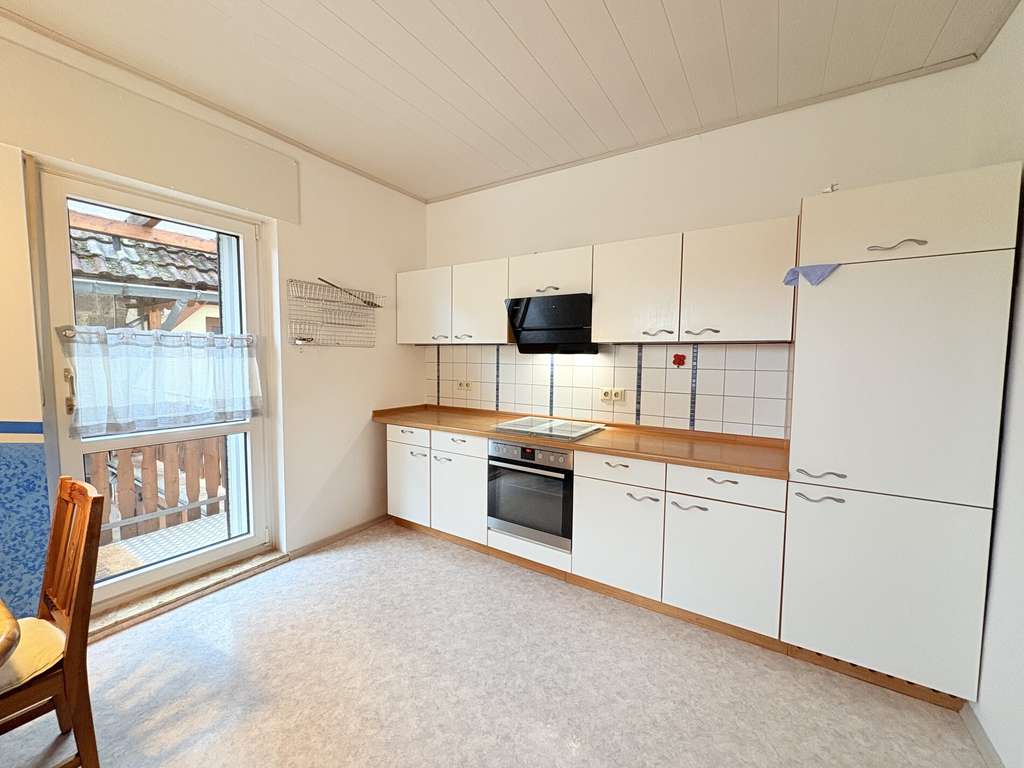 Immobilie in Kirchhain - Raum für Wohnen und Hobby: Einfamilienhaus mit Scheune und Werkstatt - Bild 1