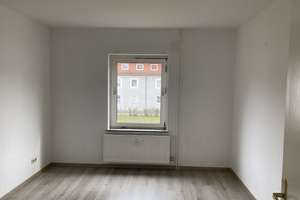 Ruhig & naturnah: Attraktive 3-Zimmerwohnung zum Wohlfühlen – Hummelweg 17, 38226 Lebenstedt, Salzgitter – Vorschaubild 2