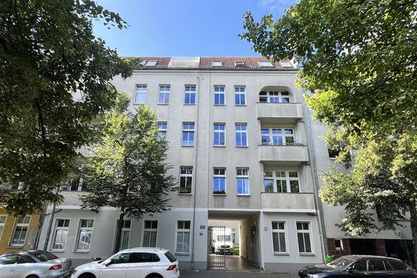Kleine Wohnung in ruhiger zentraler Lage zum Sofortbezug möbliert oder unmöbliert