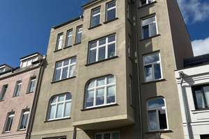 Herrschaftliche 5-Zimmer-Altbauwohnung - Erstbezug nach umfangreicher Sanierung/Modernisierung