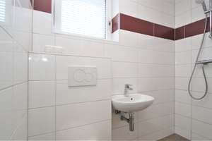 PETS ALLOWED IN FREE STANDING HOUSE! Refurbished in 2021, approx. 200 m², fenced in yard, and garage – 65199 Dotzheim, Wiesbaden – Vorschaubild 17