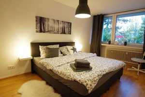 *Balkon* möbliert- alles inklusive – Bonn – Vorschaubild 1