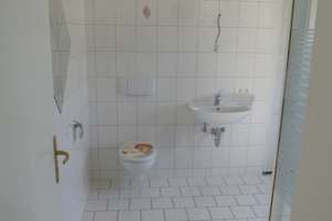 Preiswerte, helle, ruhige 2-Zimmer-DG-Wohnung mit EBK in Geithain – August-Bebel-Straße 2, 4643 Geithain – Vorschaubild 6