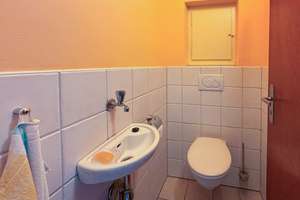 *RESERVIERT* Zweifamilienhaus für kreative Hände in ruhiger Lage nahe Waldbröl! – Die vollständige Adresse der Immobilie erhältst du vom Anbieter., 51545 Waldbröl – Vorschaubild 12