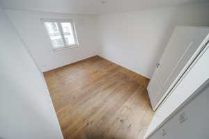 Stilvolle 3-Zimmer-Dachgeschosswohnung mit geh. Innenausstattung mit Balkon und EBK – Stettner Straße 23, 81549 München – Vorschaubild 13