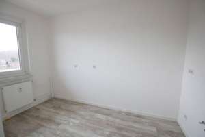 Große 3-Raumwohnung Balkon und Blick auf die Heide! – Eichelweg 3, 6120 Heide-Nord/Blumenau, Halle (Saale) – Vorschaubild 4