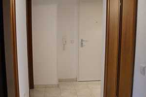 Helle 2-Zimmer DG-Wohnung in Aussichtslage - mit EBK und Balkon – Harzstraße 32, 70469 Stuttgart – Vorschaubild 3