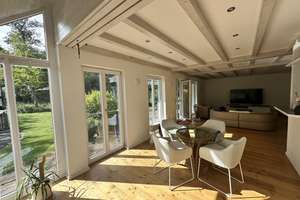 A+ Familienhaus mit Wärmepumpe, PV-Anlage & 1.355 m² Grundstück im Landkreis Dachau – Die vollständige Adresse der Immobilie erhältst du vom Anbieter., 86567 Hilgertshausen-Tandern – Vorschaubild 1