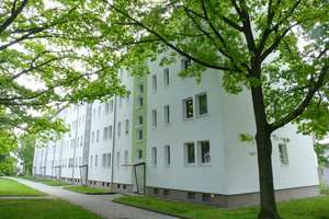 Ein bisschen anders: 2 Zimmer/ Balkon am Schlafzimmer – Am Karbel 31, 9116 Altendorf, Chemnitz – Vorschaubild 2