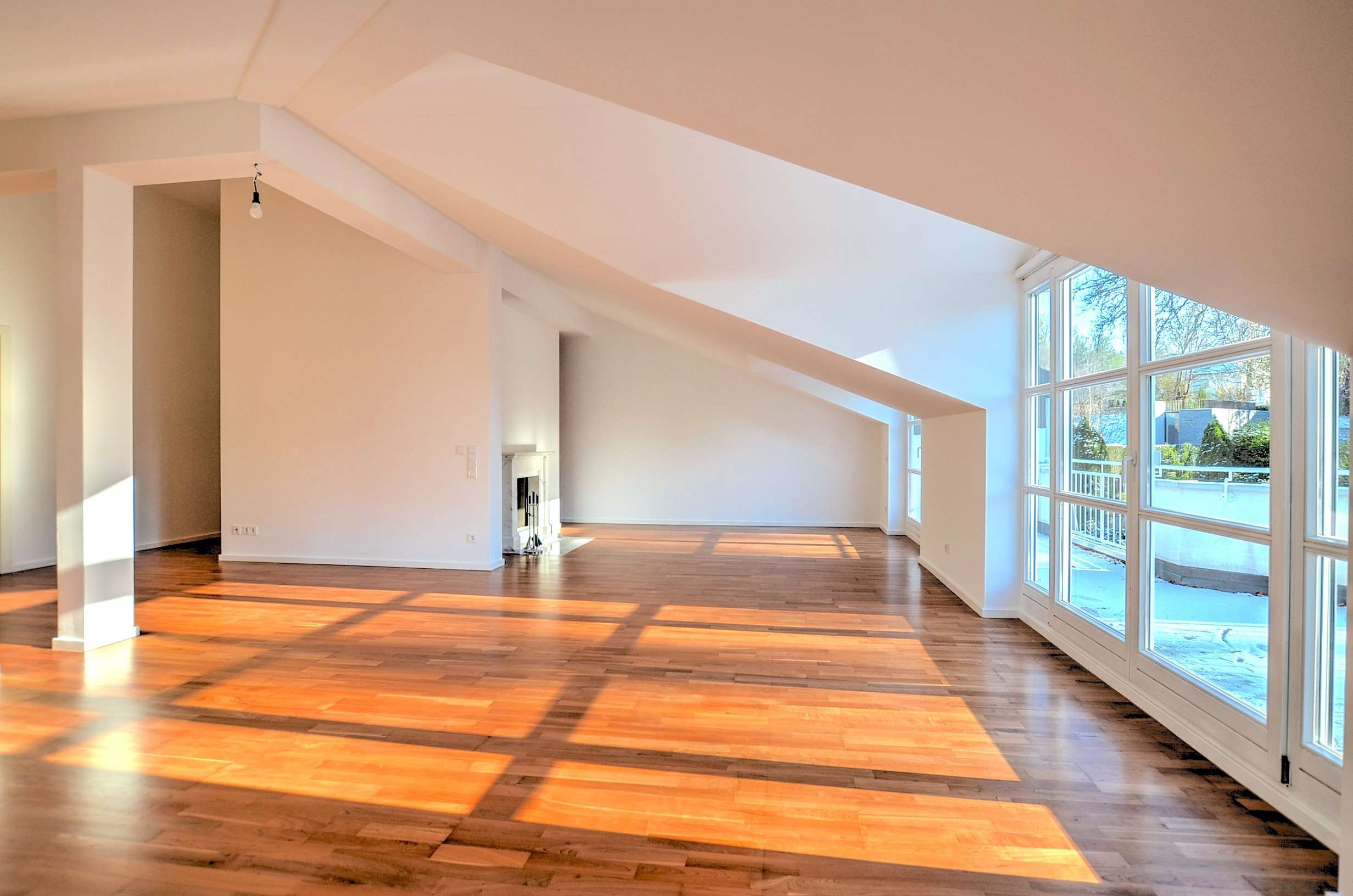 Immobilie in Grünwald - MÜNCHEN-GRÜNWALD: SONNIGES DACHGESCHOSSJUWEL MIT EXQUISITER AUSSTATTUNG! - Bild 7