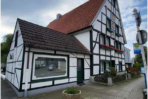 Solides Immobilienensemble – 2 Mehrfamilienhäuser & 1 Einfamilienhaus in guter Lage – Die vollständige Adresse der Immobilie erhältst du vom Anbieter., 42389 Langerfeld-Beyenburg, Wuppertal – Vorschaubild 2