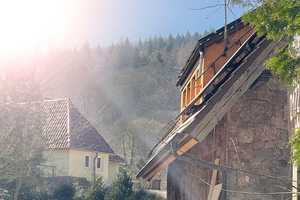 Erstbezug nach Sanierung! 5-Zi-EFH mit Photovoltaik-Anlage - Idyllisch und autark wohnen – Pforzheim – Vorschaubild 1