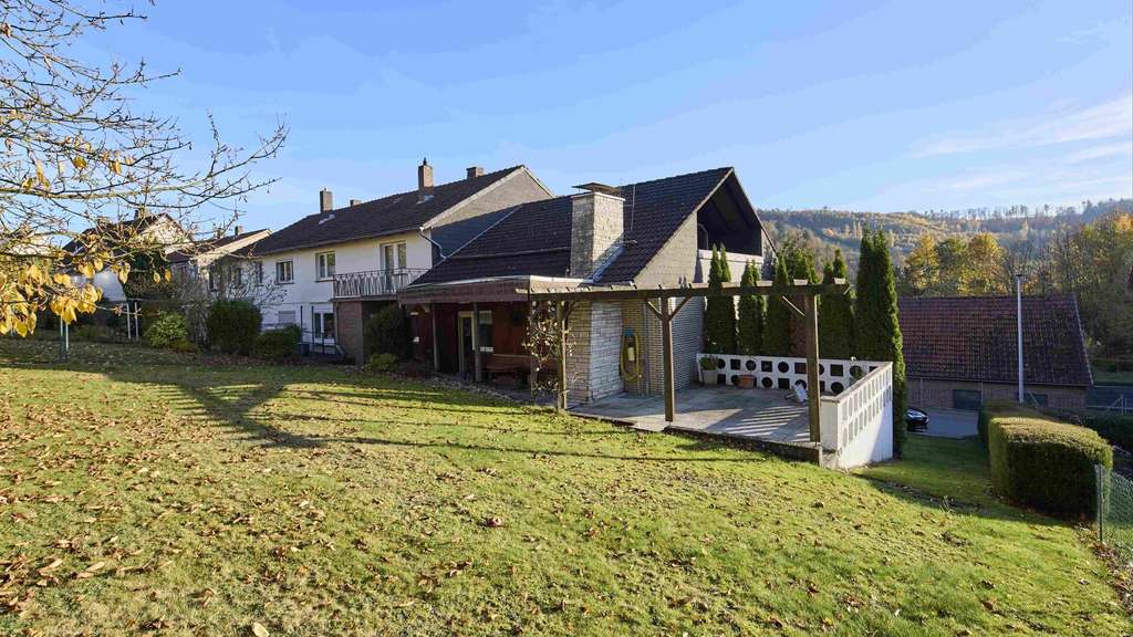 Immobilie in Beverungen - Charmante Doppelhaushälfte mit Garten & Weitblick - Bild 4