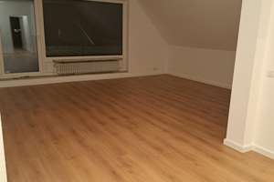 Charmante 3-Zimmer Dachgeschosswohnung mit Balkonen und Gartennutzung in Hamburg-Rahlstedt