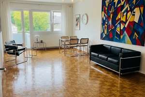 Düsseldorf-Niederkassel: Großzügige Wohnung in TOP-Lage mit großem Balkon!