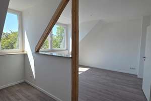 Sonnige Dachterrasse und Cityblick – Ihr hochwertig saniertes Zuhause in Düsseldorf – Die vollständige Adresse der Immobilie erhältst du vom Anbieter., 40211 Stadtmitte, Düsseldorf – Vorschaubild 3