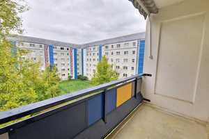 *Grün. Ruhig. Gemütlich. - 3-Zimmer-Wohnung mit Balkon!* – An der Kotsche 40, 4207 Leipzig – Vorschaubild 2