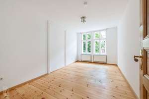 Helle 2‑Zimmer-Wohnung in ruhiger Lage – 70 m² Wohnkomfort – Die vollständige Adresse der Immobilie erhältst du vom Anbieter., 10589 Charlottenburg, Berlin – Vorschaubild 4