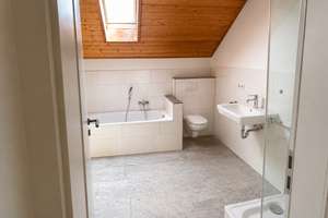 Exklusives Reihenmittelhaus mit 188 m² Wohnfläche, 3 Bädern, Dachstudio und hochwertiger Ausstattung – Die vollständige Adresse der Immobilie erhältst du vom Anbieter., 76139 Hagsfeld, Karlsruhe – Vorschaubild 9