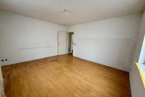 Helle 3 Zimmerwohnung mit  Balkon , Blick ins Grüne  – Stuttgart – Vorschaubild 8